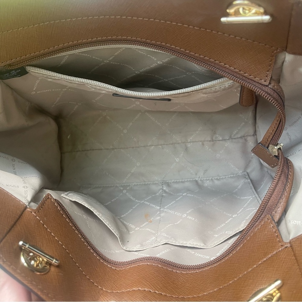 Michael Kors Jet Set Large Saffiano Leather Tote - Picture 4 of 4